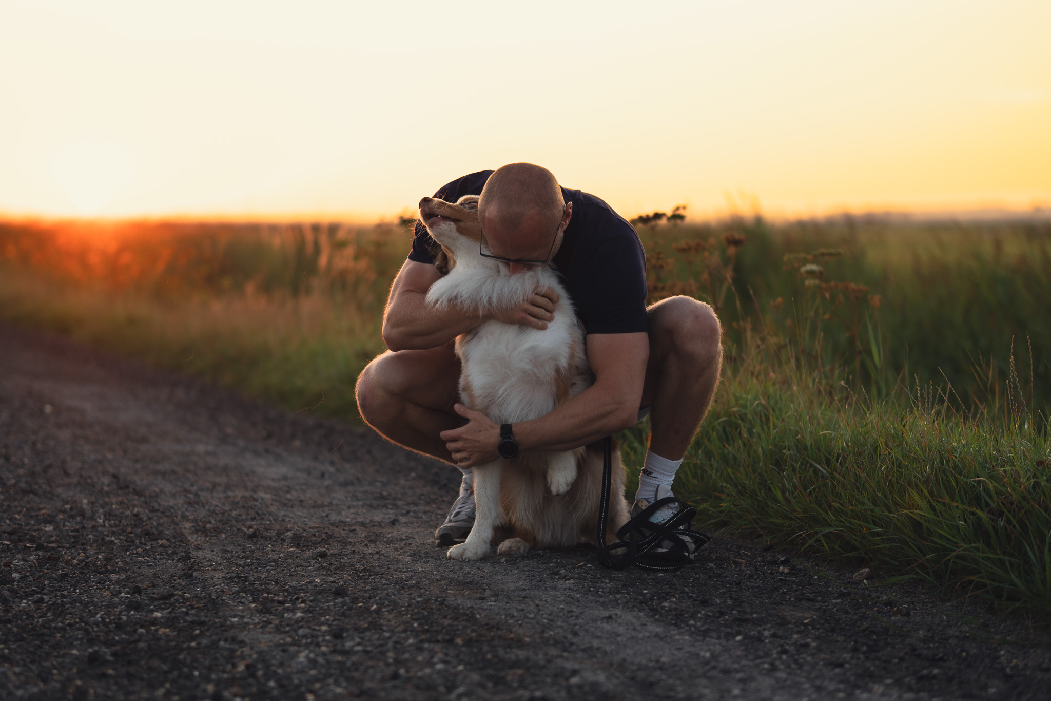 Ontspannen portret tijdens wandeling – natuurlijke portretfotografie in Kop van Noord-Holland